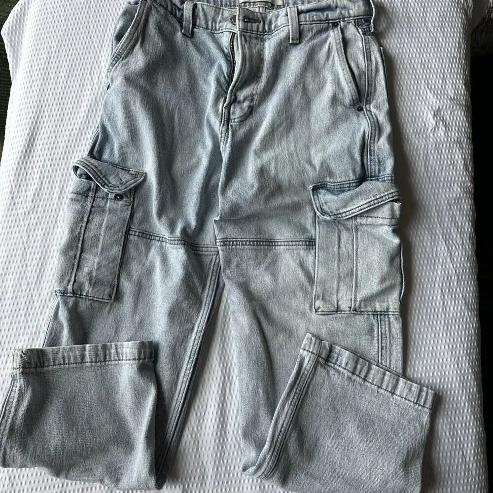 Hollister Men's Light Wash Baggy Cargo Jean Size 30x30